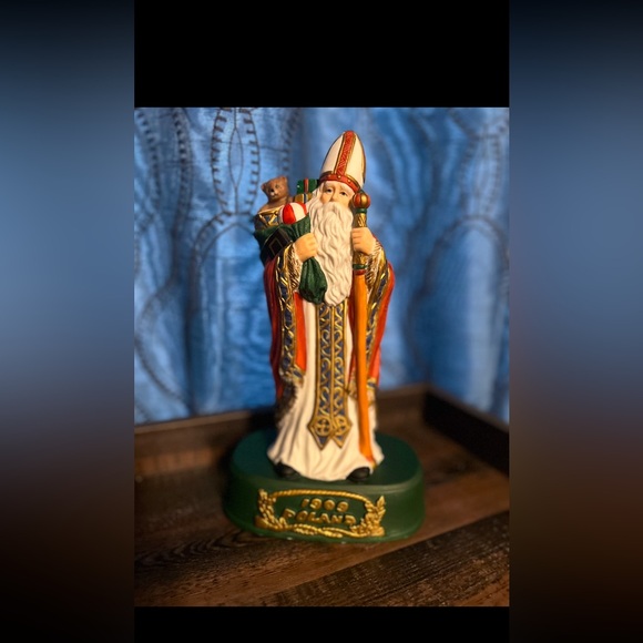 Grandeur Noel Hand-Painted Porcelain Santa of The World "1909 Poland" Collection - Picture 1 of 6